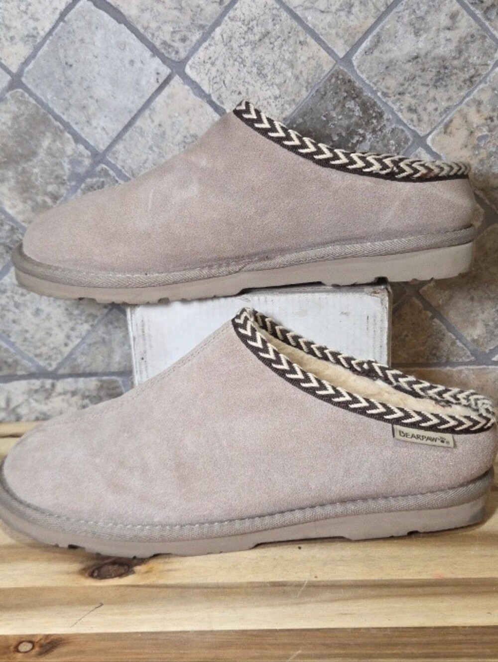 BEARPAW Tabitha Leather Slipper Beige Tan Brown Women’s Size 11 M Inside Outside